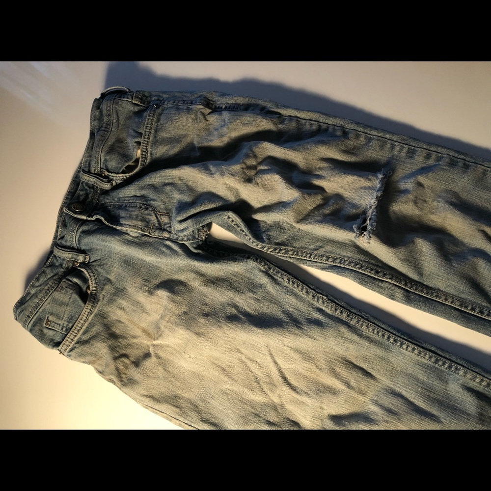 VINATGE RIPPED JEANS